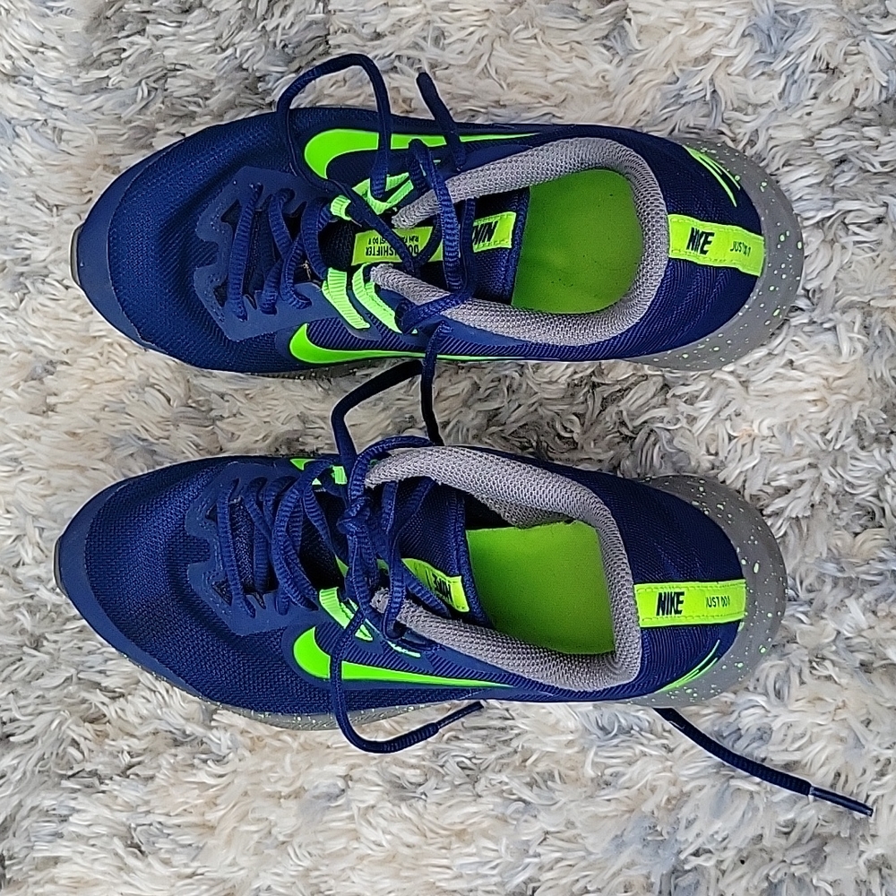 Nike sneakers size 5.5 Seattle seahawks edition